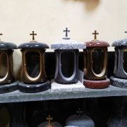Цена лампадок для памятника - 1500 грн.