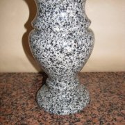 Вазы из гранита, ритуальные шары