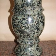 Вазы из гранита, ритуальные шары