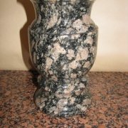 Вазы из гранита, ритуальные шары