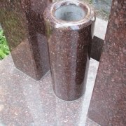 Вазы из гранита, ритуальные шары