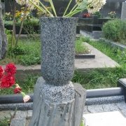 Вазы из гранита, ритуальные шары