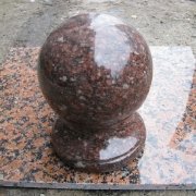 Вазы из гранита, ритуальные шары