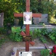 Крест на могилу. Фото креста на кладбище. Цена креста из дерева - 1500 грн.