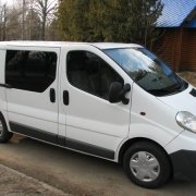 Транспорт для перевозки груза 200 - катафалк Opel Vivara на 4 человека + место для гроба для  перевозки умерших в Киеве и Киевской области. Заказ катафалка круглосуточно.