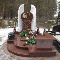 Памятник мальчику с  цветным портретом. Заказать памятник с цветным портретом - можно с сайта: https://www.prjadko.kiev.ua