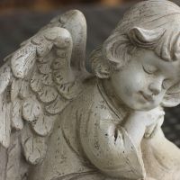 Купить ангела для памятника - можно с сайта: https://www.prjadko.kiev.ua/skulptura.html