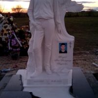 Фото скульптуры мальчику. Цена скульптуры для мальчика - доступна.