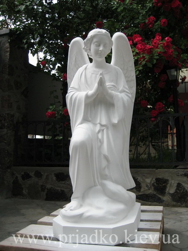 Галерея ангелів для пам'ятника з білого бетону