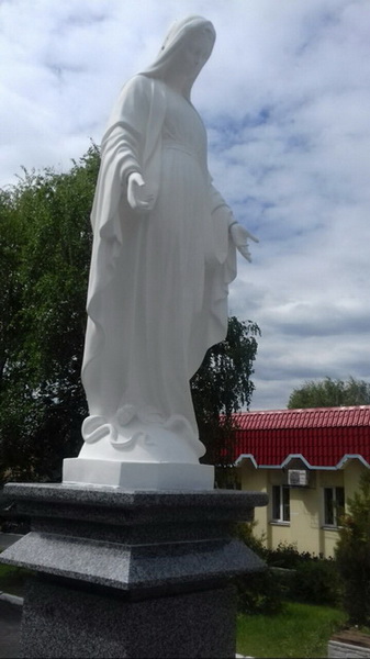 Пам'ятник Божій Матері