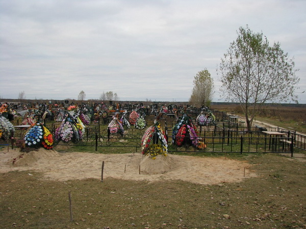 Місце на цвинтарі у Києві