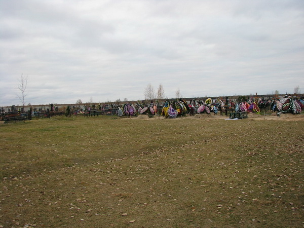 Місце на цвинтарі у Києві