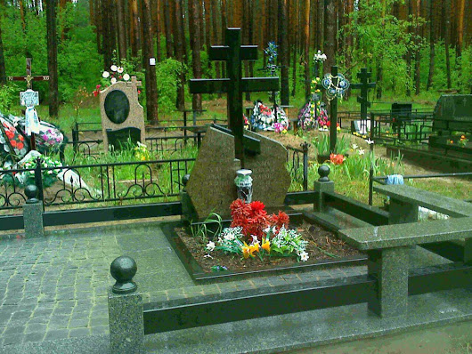 Пам'ятники в фотогалереї