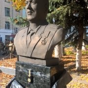 Бюст для пам'ятника.30