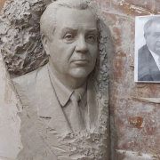 Барельєфи на пам'ятники.8