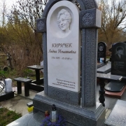 Барельєфи на пам'ятники.15