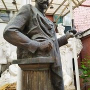Скульптура з бронзи.4