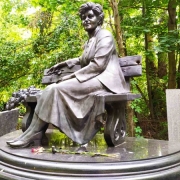 Скульптура з бронзи.3