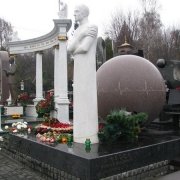 Елітарна скульптура з граніту.14