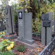 Надгробки.9