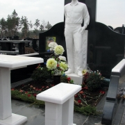 Встановлення пам'ятника.17