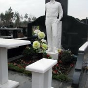 Встановлення пам'ятника.17