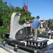 Встановлення пам'ятника.11
