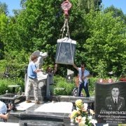 Встановлення пам'ятника.8