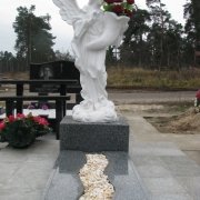 Дитячі пам'ятники.89