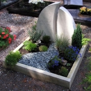 Маленькі пам'ятники.27