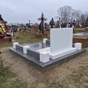 Пам'ятники євреям. Розміри жіночої пам'ятки на могилу: 90х70х10 см.
