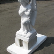 Пам'ятники з янголами.154