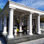Пам'ятники класу люкс.1