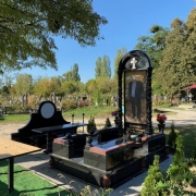 Пам'ятники класу люкс.18