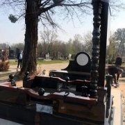 Пам'ятники класу люкс.24