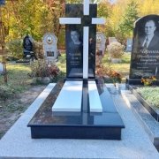 Пам'ятники на одного.4