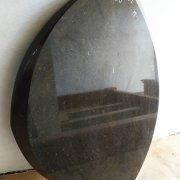 Пам'ятники на одного.26
