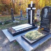 Пам'ятники на одного.5