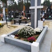 Пам'ятники на одного.21