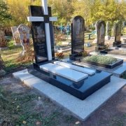Пам'ятники на одного.6
