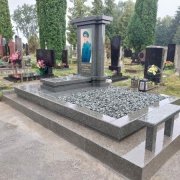 Пам'ятники на одного.14