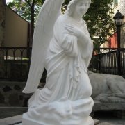 Скульптури янголів.16