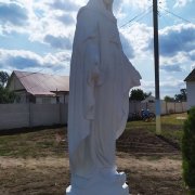 Висота скульптури Богородиці для пам'ятника 1,2м, розміри основи: 0,3х0,3м.