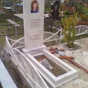 Пам'ятники з мармуру.94