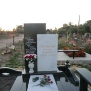 Пам'ятники з мармуру.93