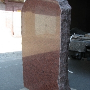 Пам'ятники з рваного каменю.282