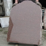 Пам'ятники з рваного каменю.290