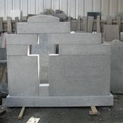 Пам'ятники з рваного каменю.209