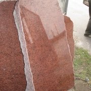 Пам'ятники з рваного каменю.193
