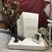 Пам'ятники з білого граніту.15